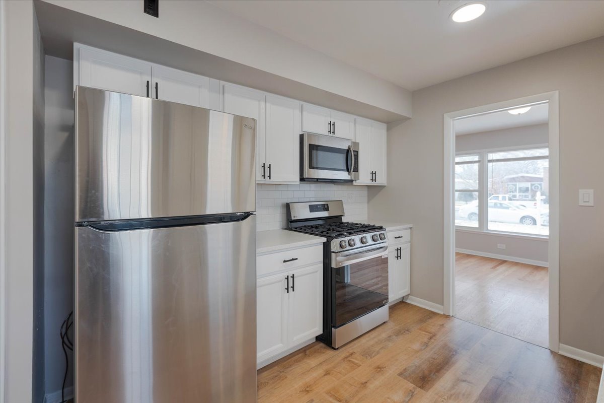 7653 East Prairie Road Skokie, IL 60076 - Photo 8 of 36