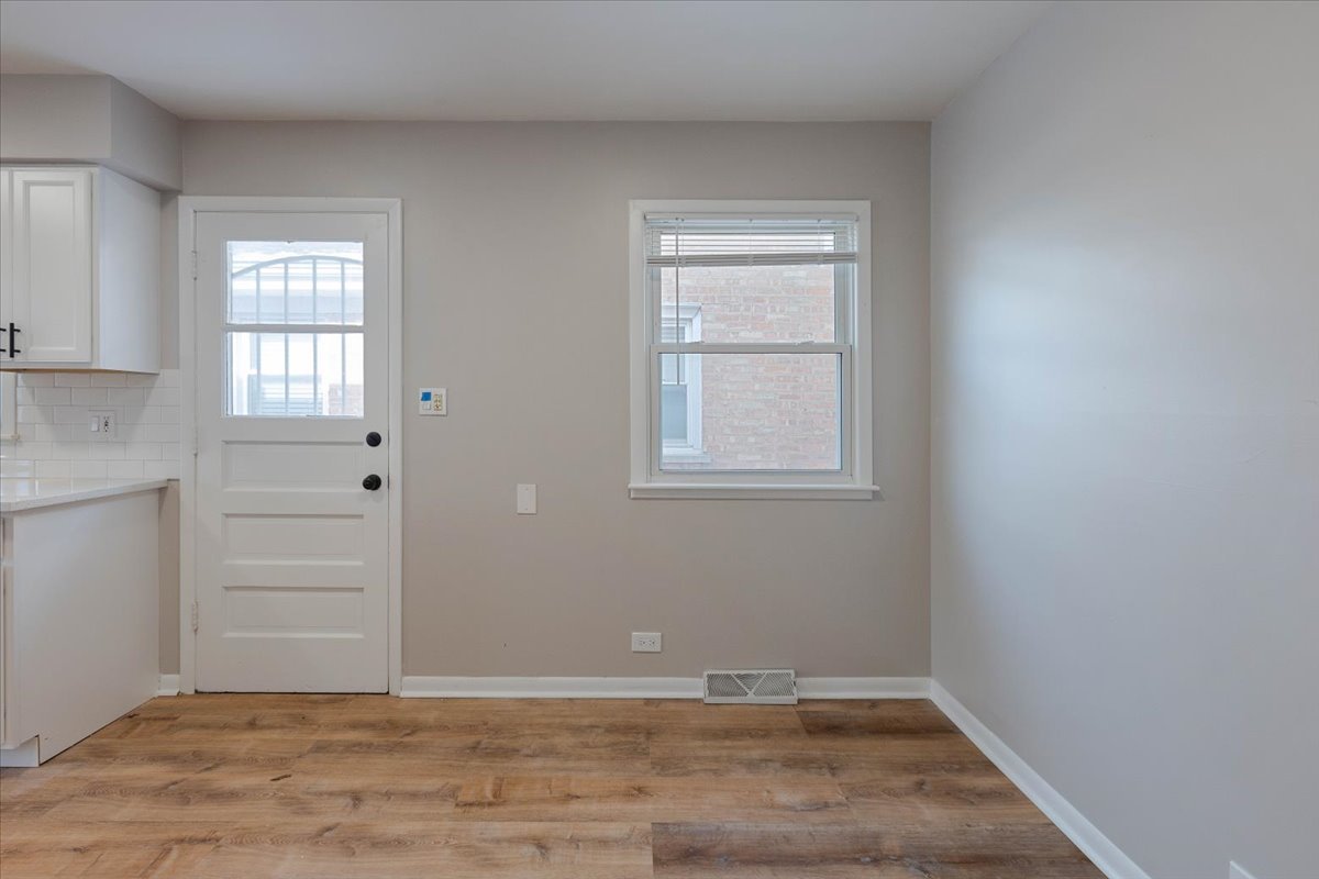 7653 East Prairie Road Skokie, IL 60076 - Photo 10 of 36