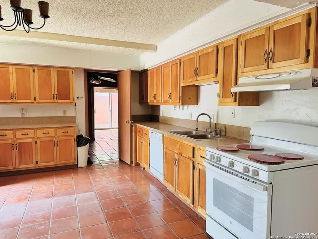 $82,500 | 115 Ave Juarez, Brackettville, TX 78832