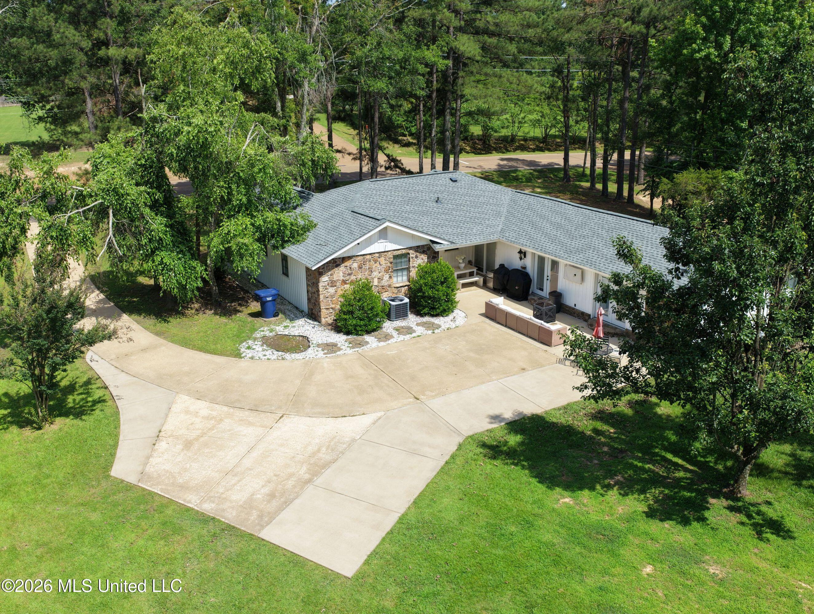 415 Woodland Road Batesville, MS 38606 - Photo 120 of 120 2rlawk1.14