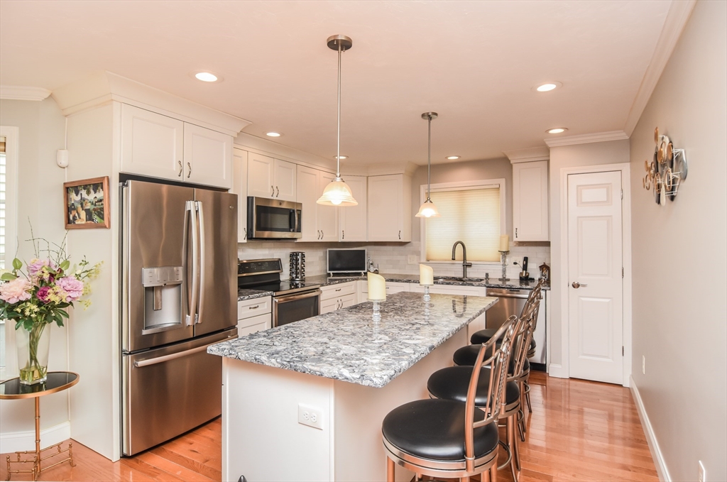 63 Cobblestone Lane, Unit 63 Worcester, MA 01606 - Photo 4 of 37