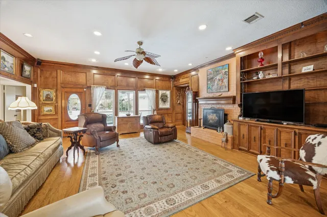 $400,000 | 12322 Normont Drive, Houston, TX 77070