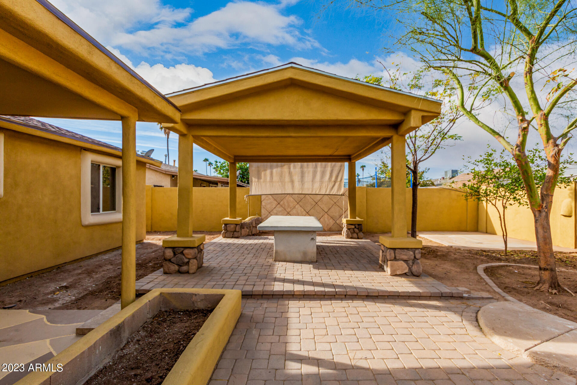 6532 West Granada Road Phoenix, AZ 85035 - Photo 25 of 31 a outdoor space with furniture
