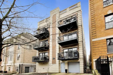$695,000 | 663 West Barry Avenue, Unit 4C, Chicago, IL 60657