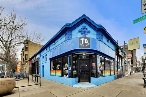 $695,000 | 663 West Barry Avenue, Unit 4C, Chicago, IL 60657