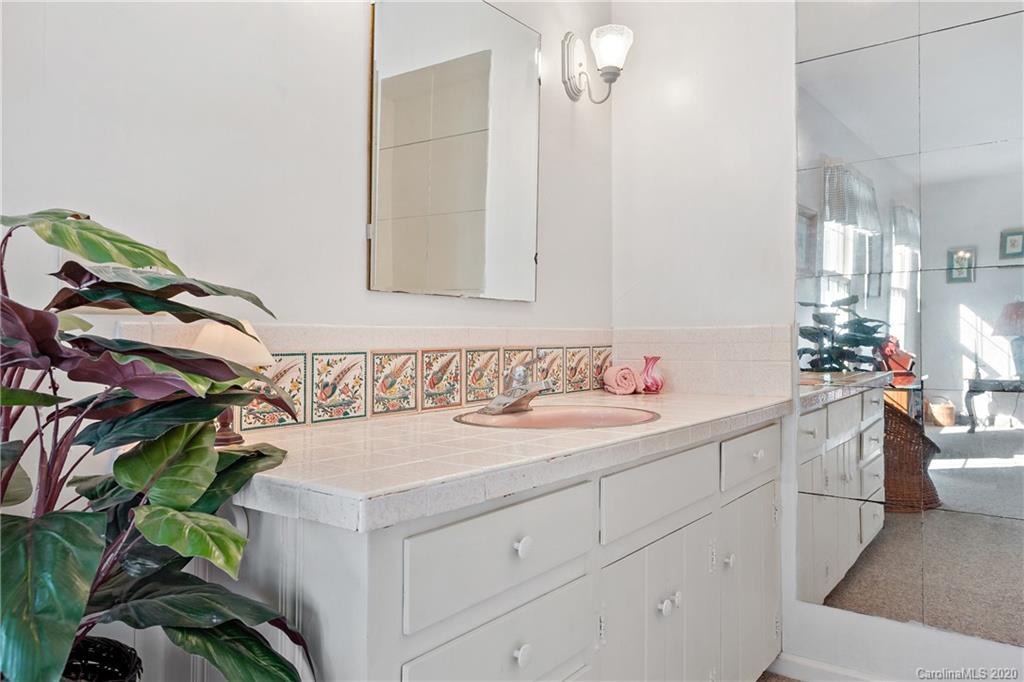 360 Osborn Knob Road Marion, NC 28752 - Photo 29 of 39 Gallery Image 29