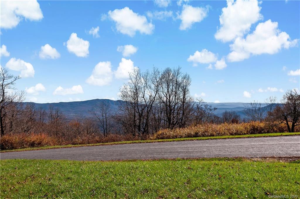 360 Osborn Knob Road Marion, NC 28752 - Photo 4 of 39 Gallery Image 4