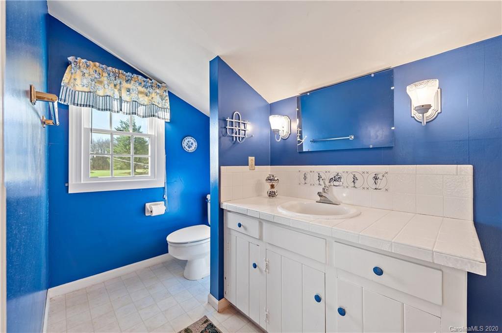 360 Osborn Knob Road Marion, NC 28752 - Photo 33 of 39 Gallery Image 33