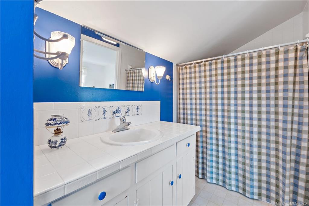360 Osborn Knob Road Marion, NC 28752 - Photo 35 of 39 Gallery Image 35
