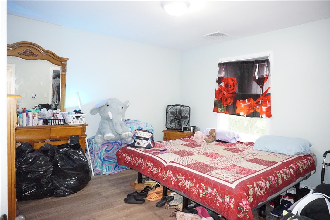 12 Thomas Avenue Pawtucket, RI 02860 - Photo 18 of 29