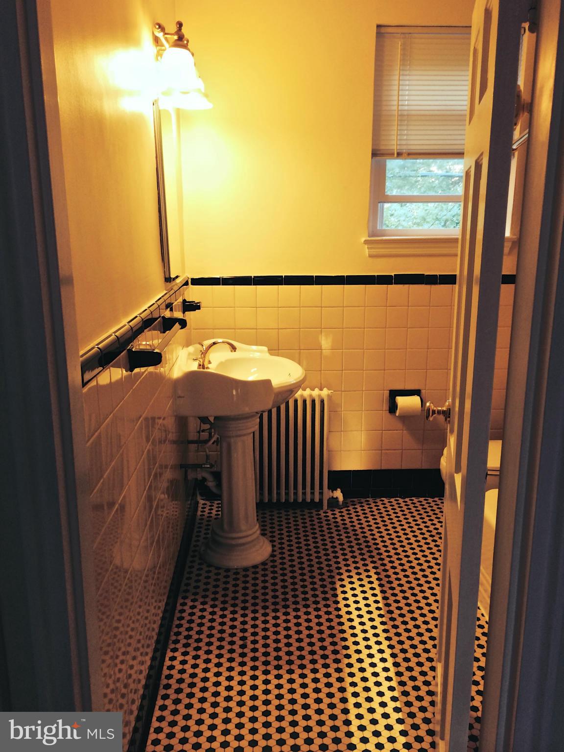 5203 Falls Road, Unit 17 Baltimore, MD 21210 - Photo 14 of 17 Bath
