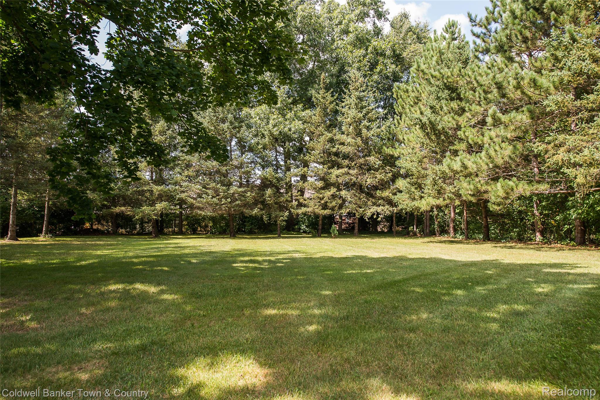 1810 Gray Road Howell, MI 48843 - Photo 36 of 41 DSC_1185.jpg