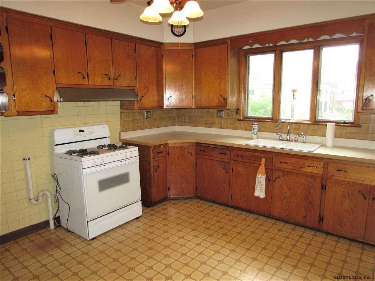 1635 Randolph Road Schenectady, NY 12308 - Photo 9 of 20 Photo 9