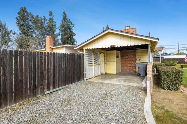 a front view of house with yard