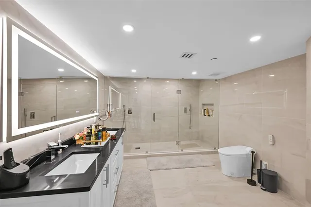 $11,500 | 19667 Turnberry Way, Unit 20GR, Miami, FL 33180