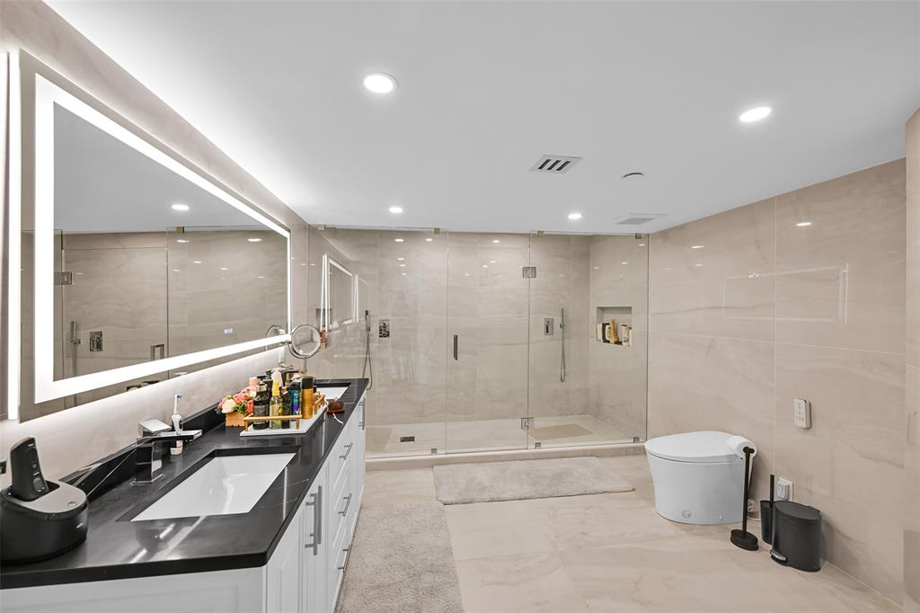 19667 Turnberry Way, Unit 20GR Miami, FL 33180 - Photo 21 of 48