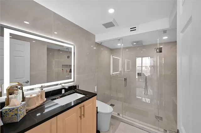 $11,500 | 19667 Turnberry Way, Unit 20GR, Miami, FL 33180