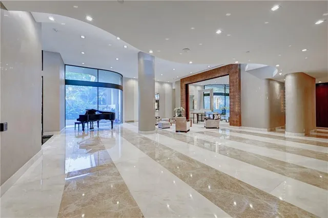 $11,500 | 19667 Turnberry Way, Unit 20GR, Miami, FL 33180