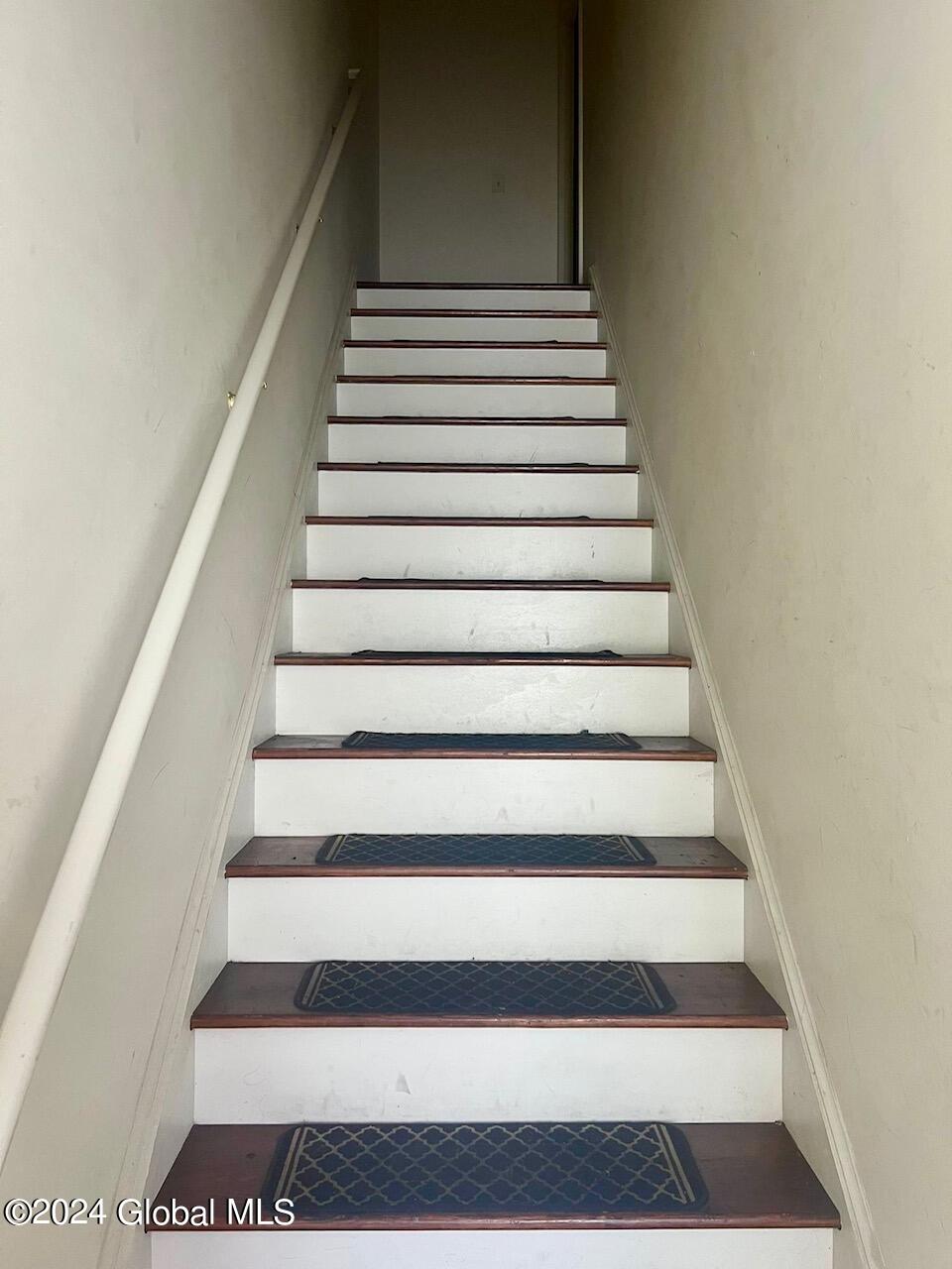 71 5th Avenue Troy, NY 12180 - Photo 2 of 17 Staircase