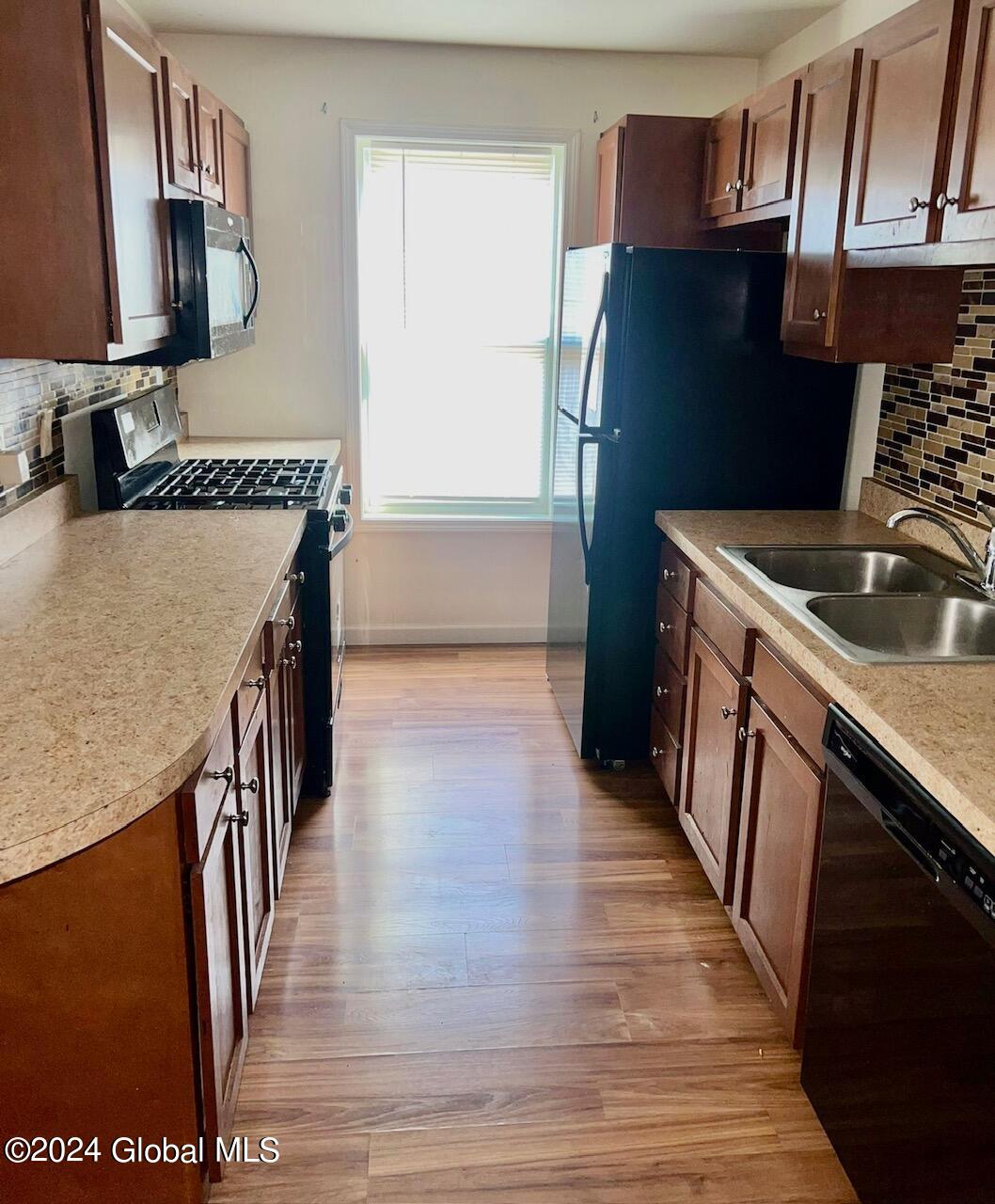 71 5th Avenue Troy, NY 12180 - Photo 5 of 17 Kitchen