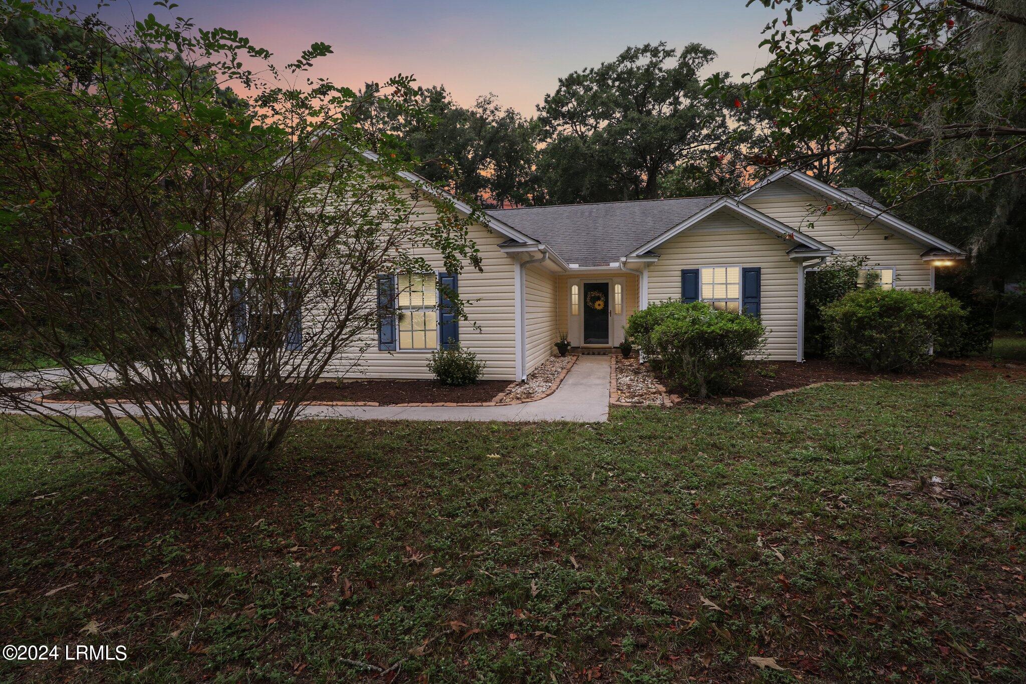 145 Middle Road Beaufort, SC 29907 - Photo 1 of 27 201
