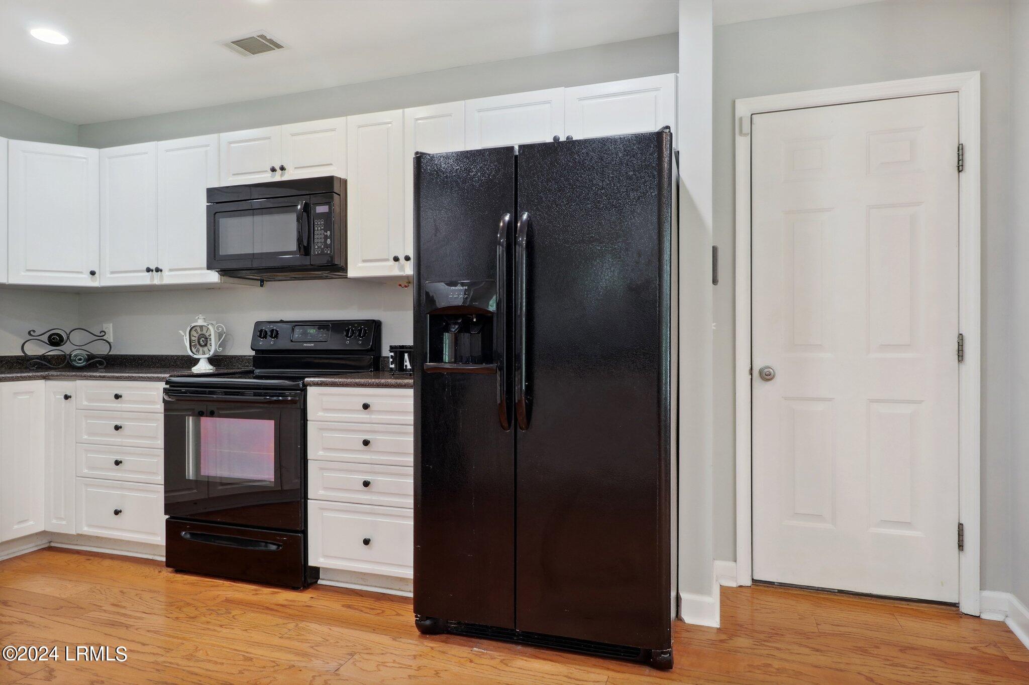 145 Middle Road Beaufort, SC 29907 - Photo 8 of 27 001