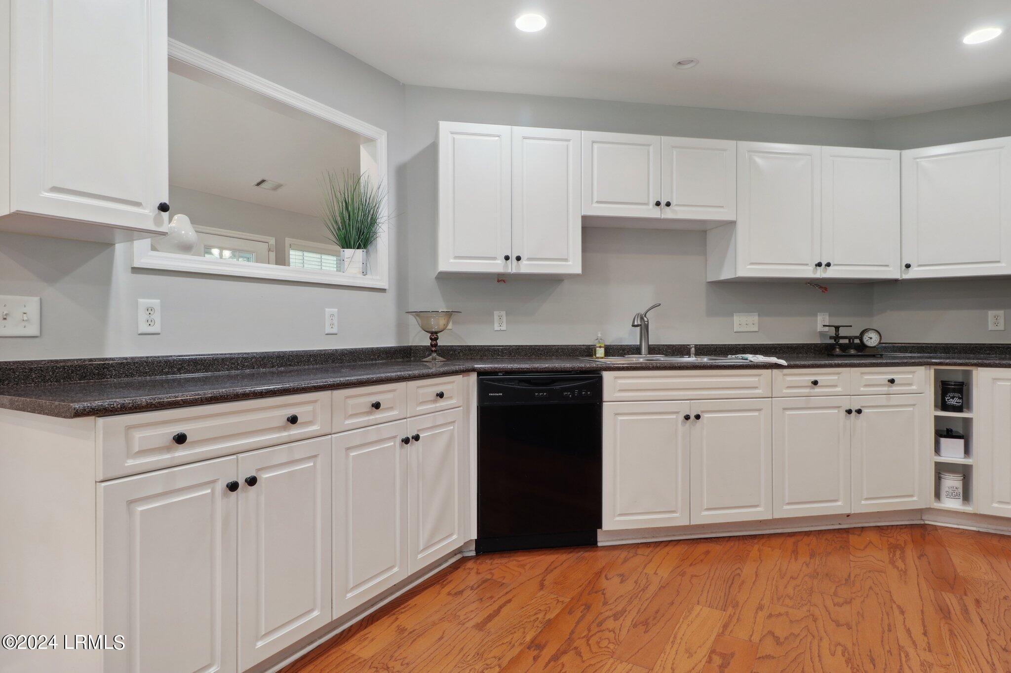 145 Middle Road Beaufort, SC 29907 - Photo 9 of 27 010