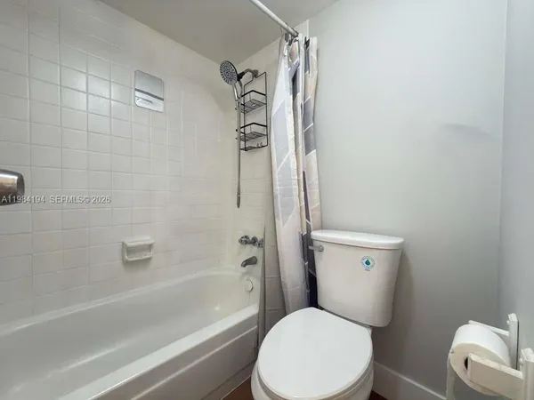 $1,900 | 4304 Northwest 9th Avenue, Unit 12C, Deerfield Beach, FL 33064