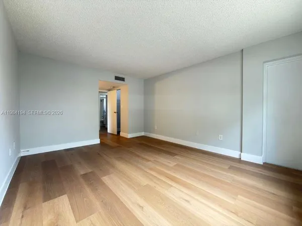 $1,900 | 4304 Northwest 9th Avenue, Unit 12C, Deerfield Beach, FL 33064