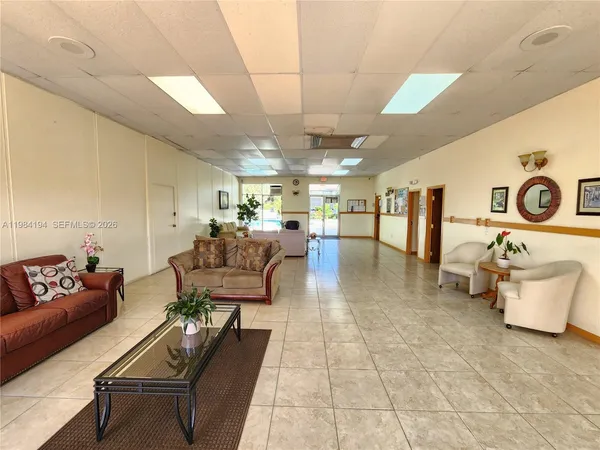 $2,000 | 4304 Northwest 9th Avenue, Unit 12C, Deerfield Beach, FL 33064