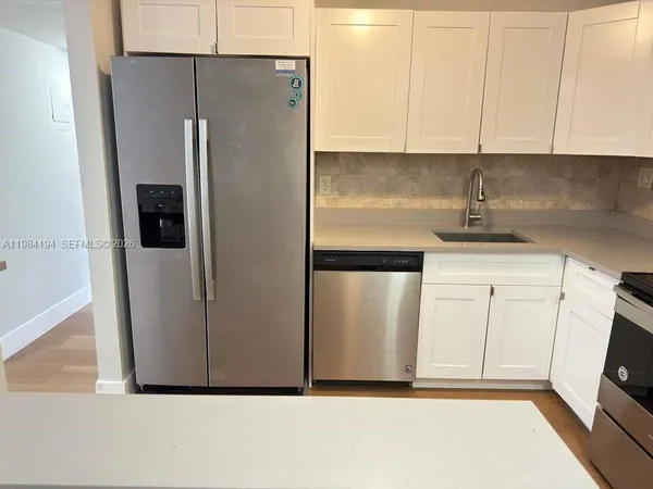 $1,900 | 4304 Northwest 9th Avenue, Unit 12C, Deerfield Beach, FL 33064