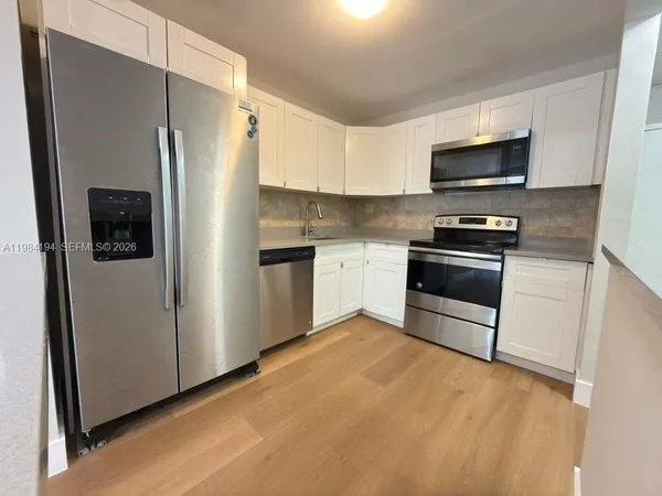$1,900 | 4304 Northwest 9th Avenue, Unit 12C, Deerfield Beach, FL 33064