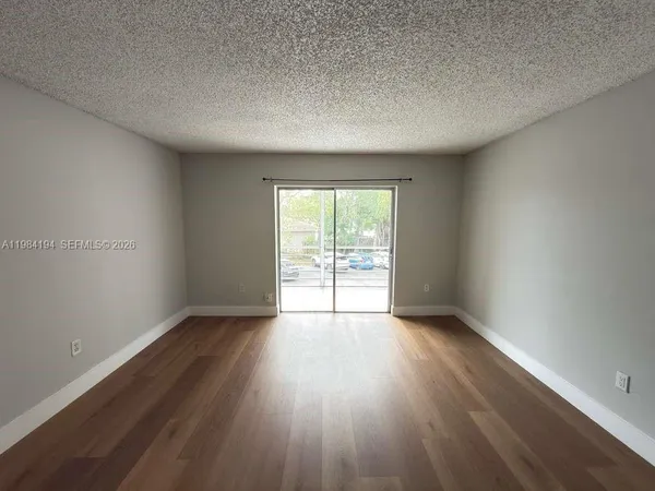 $1,900 | 4304 Northwest 9th Avenue, Unit 12C, Deerfield Beach, FL 33064