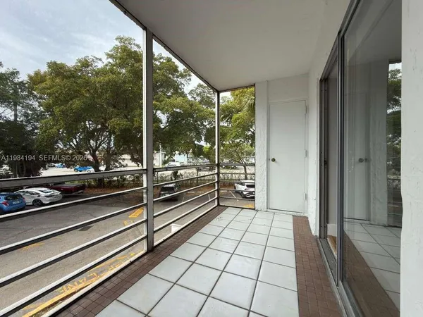 $1,900 | 4304 Northwest 9th Avenue, Unit 12C, Deerfield Beach, FL 33064