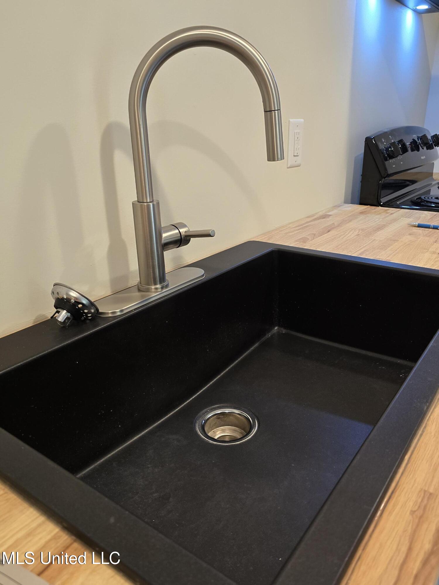 903 West Main Street Senatobia, MS 38668 - Photo 20 of 27 20250908_103601