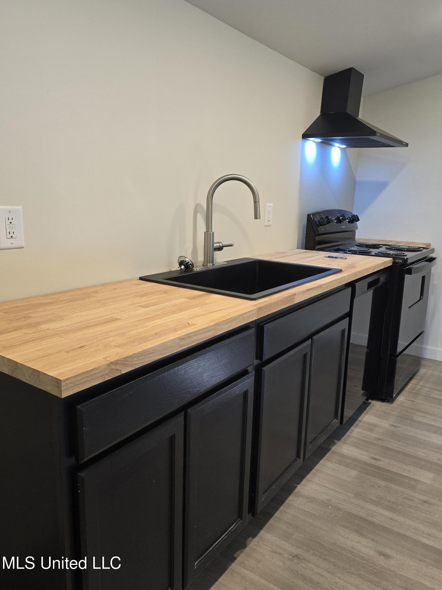 903 West Main Street Senatobia, MS 38668 - Photo 21 of 27 20250908_103627