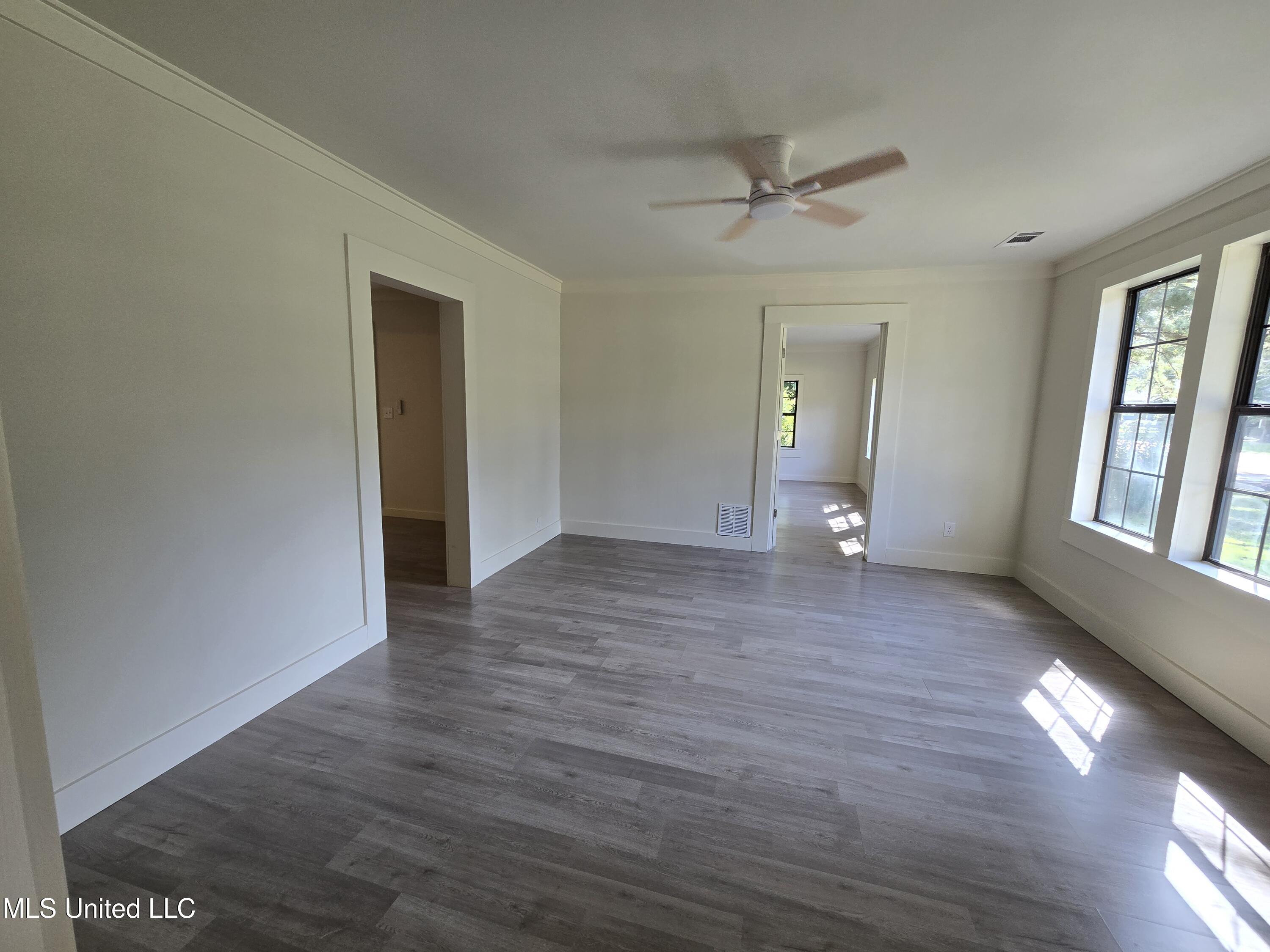 903 West Main Street Senatobia, MS 38668 - Photo 7 of 27 20250908_103254