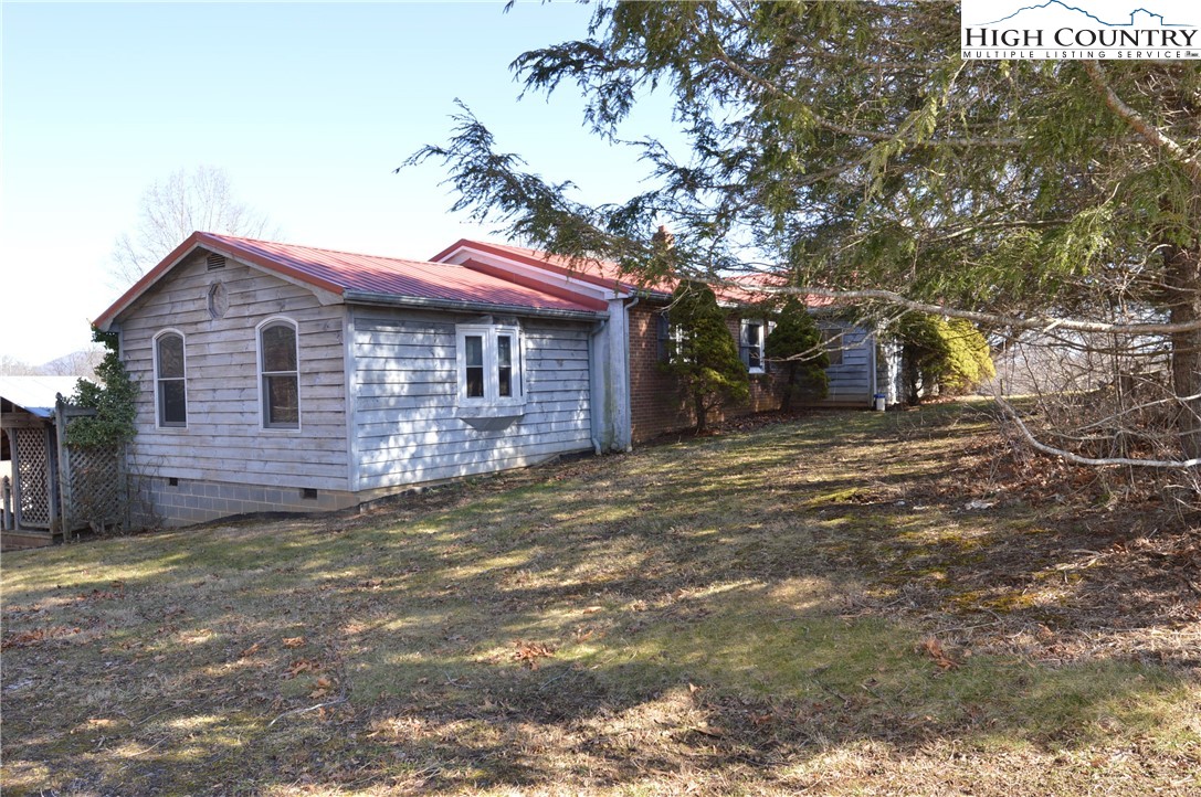 697 Phipps Road Sparta, NC 28675 - Photo 1 of 39 Gallery Image 1