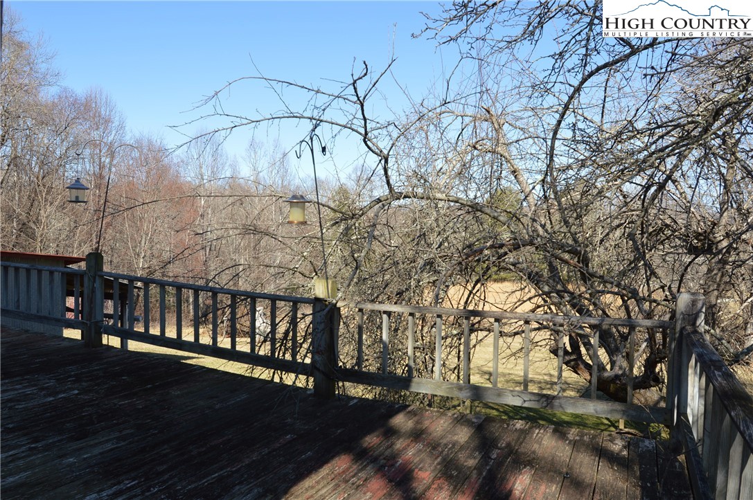 697 Phipps Road Sparta, NC 28675 - Photo 16 of 39 Gallery Image 16