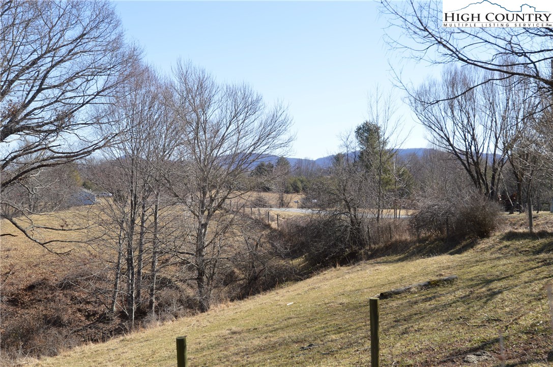 697 Phipps Road Sparta, NC 28675 - Photo 17 of 39 Gallery Image 17