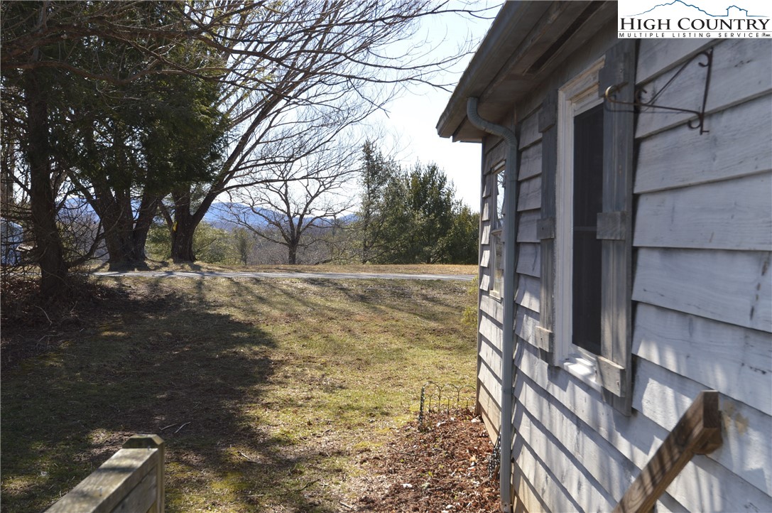 697 Phipps Road Sparta, NC 28675 - Photo 18 of 39 Gallery Image 18