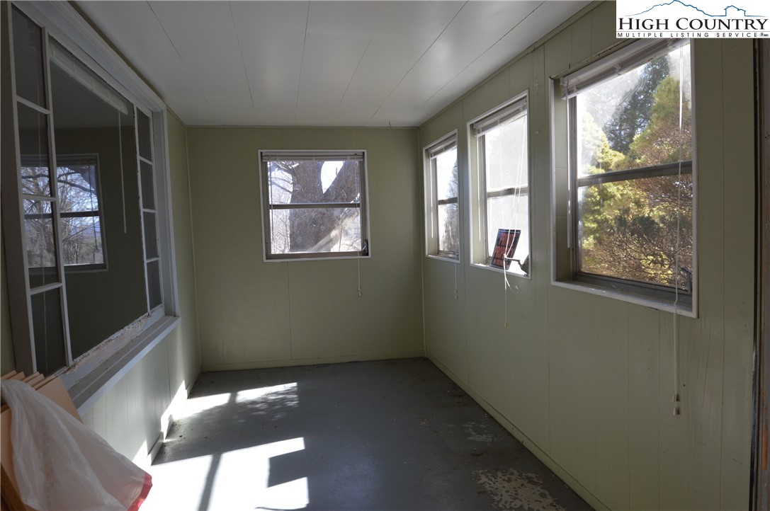 697 Phipps Road Sparta, NC 28675 - Photo 22 of 39 Gallery Image 22