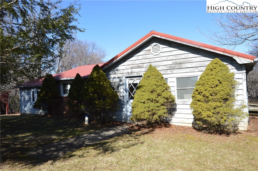 697 Phipps Road Sparta, NC 28675 - Photo 38 of 39 Gallery Image 38