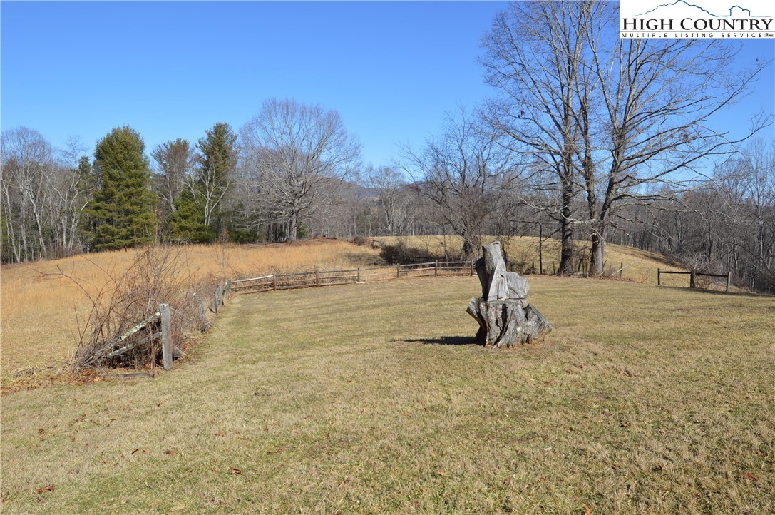 697 Phipps Road Sparta, NC 28675 - Photo 7 of 39 Gallery Image 7