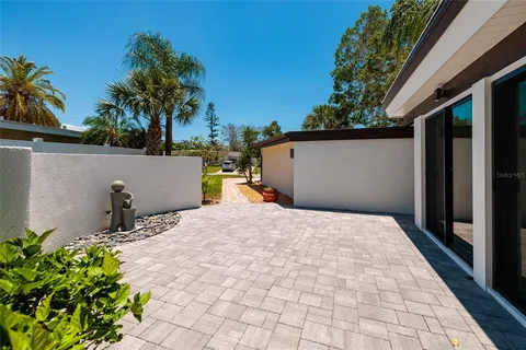 $739,500 | 302 41st Avenue, St. Pete Beach, FL 33706