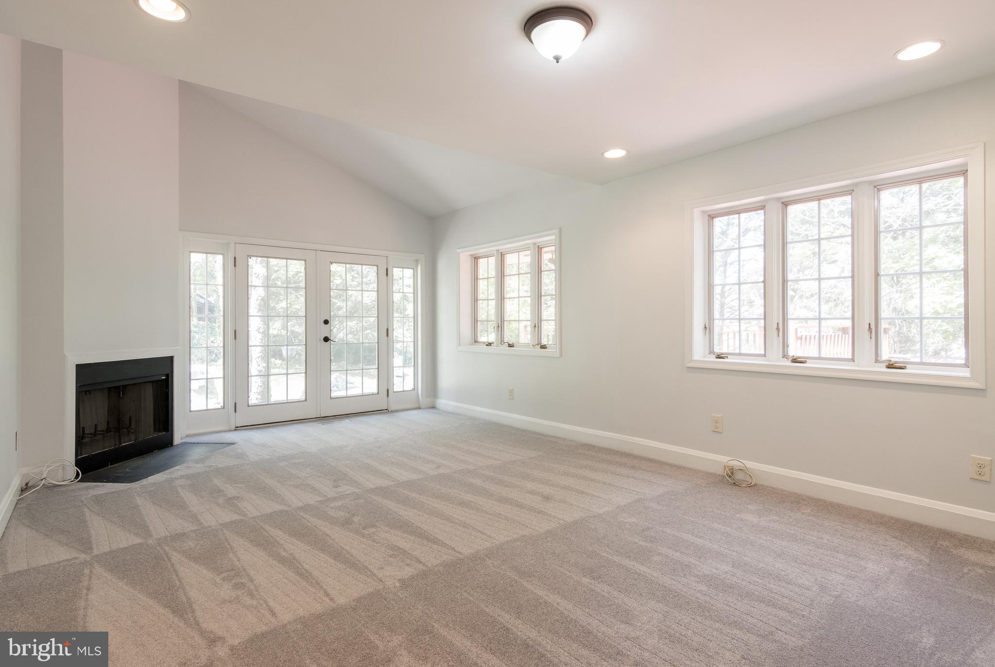 1206 Culvert Road Baltimore, MD 21286 - Photo 17 of 46 Huge Sunny Master BR w/Fireplace +Vaulted Ceilings