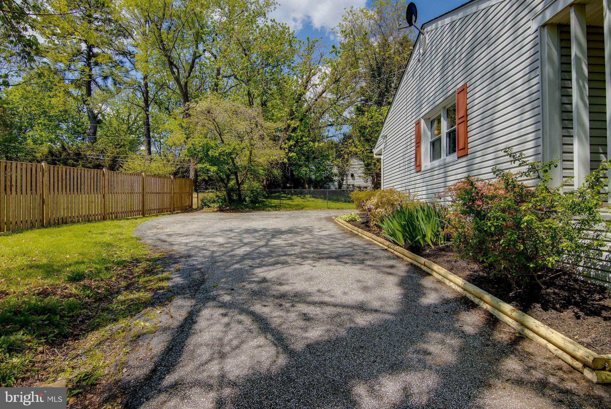 1206 Culvert Road Baltimore, MD 21286 - Photo 5 of 46 Nice Large Parking Pad for Multiple Car