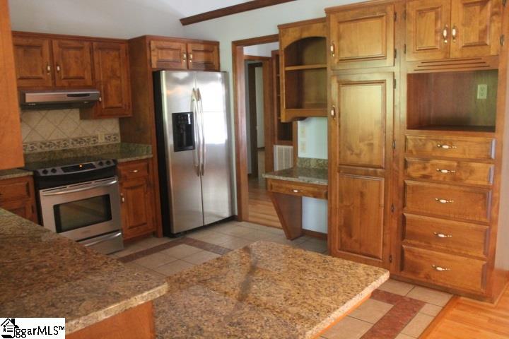 100 Hunters Ridge Pickens, SC 29671 - Photo 9 of 24