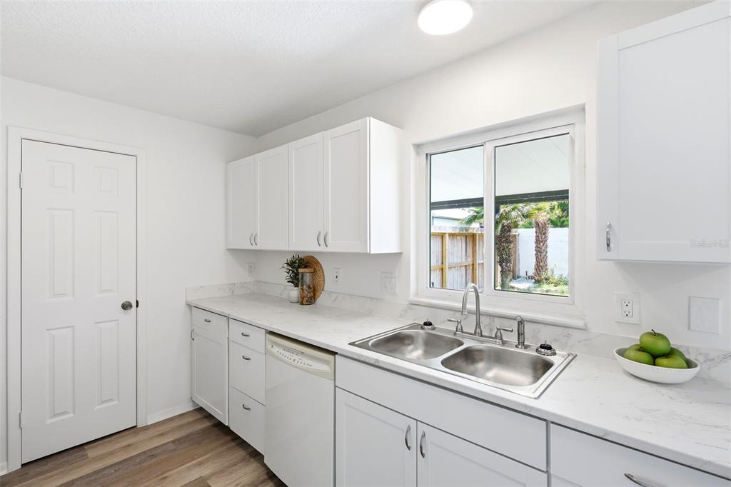 502 Sea Hawk Court Edgewater, FL 32141 - Photo 14 of 27