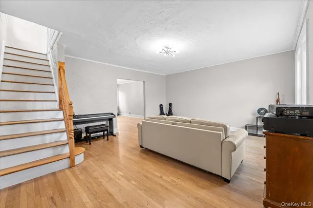 $699,999 | 128 Kimball Terrace, Yonkers, NY 10704